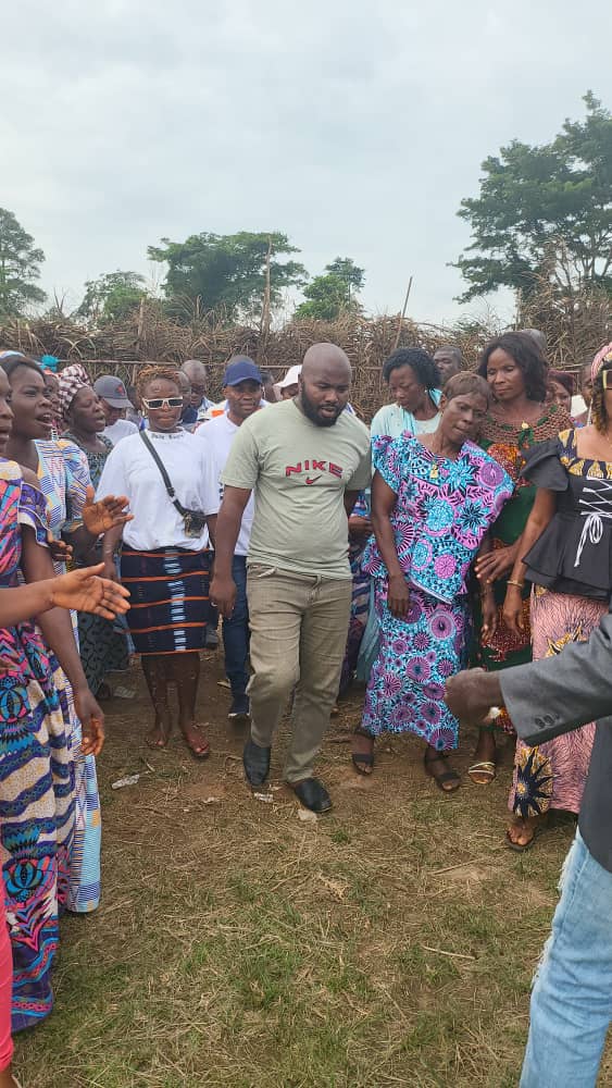 GPS à BIGA dans le canton GBALO (ISSIA) 

On ne parle pas beaucoup. 

Ce  05 AOÛT est une date inoubliable à marquer d'une Pierre blanche. 

Finale du tournoi de la réconciliation doté du trophée GUILLAUME SORO. 
BELLE FÊTE
Walina Coulibaly 
Amichia Bile Aka  
Kounady Adama Coul