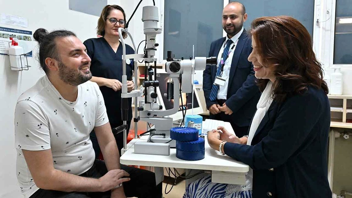 ✒️ Babasından alınan kök hücre ile mucizeyi yaşadı!

İbrahim Kösem Manisa'da 2017 yılında kaza geçirdi.

Lavabo açıcının yüzüne sıçraması sonucu bir gözünü tamamen yitirdi, diğer gözünde de görme yetisi büyük ölçüde kayboldu.

Kösem, babasının gözünden alınan dokunun