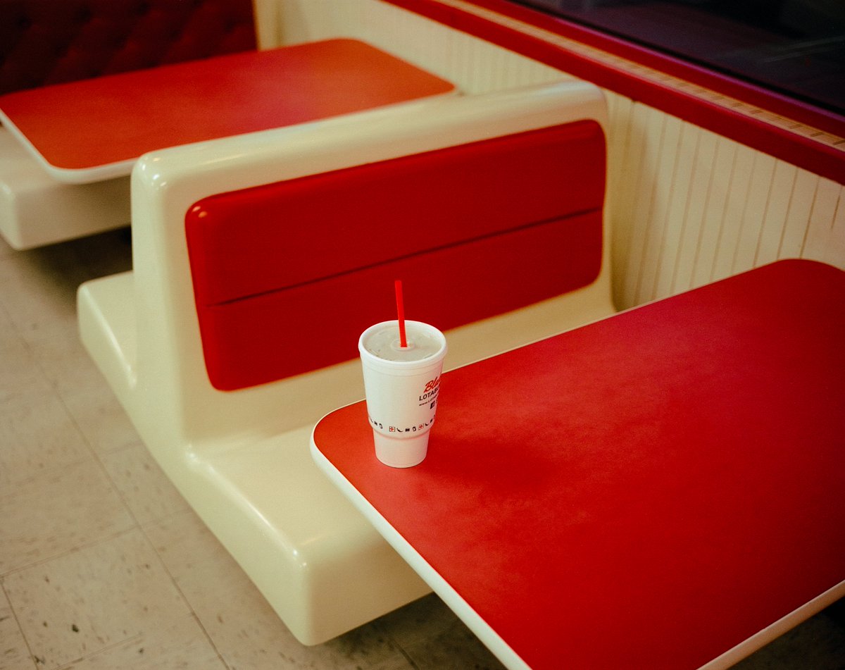 takeuchifilm's tweet photo. The Romanticism Of American Diners https://t.co/4cvLmlw6j0
