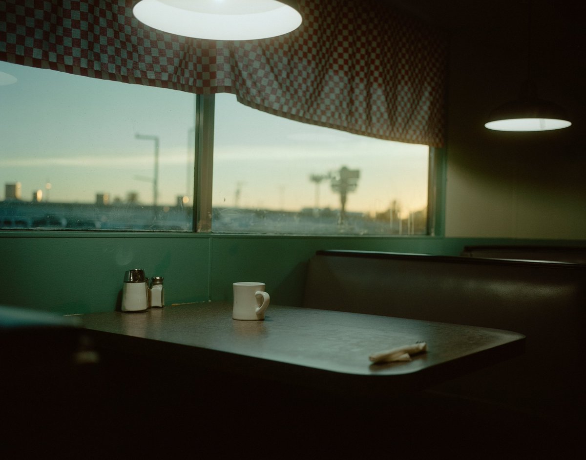 takeuchifilm's tweet photo. The Romanticism Of American Diners https://t.co/4cvLmlw6j0