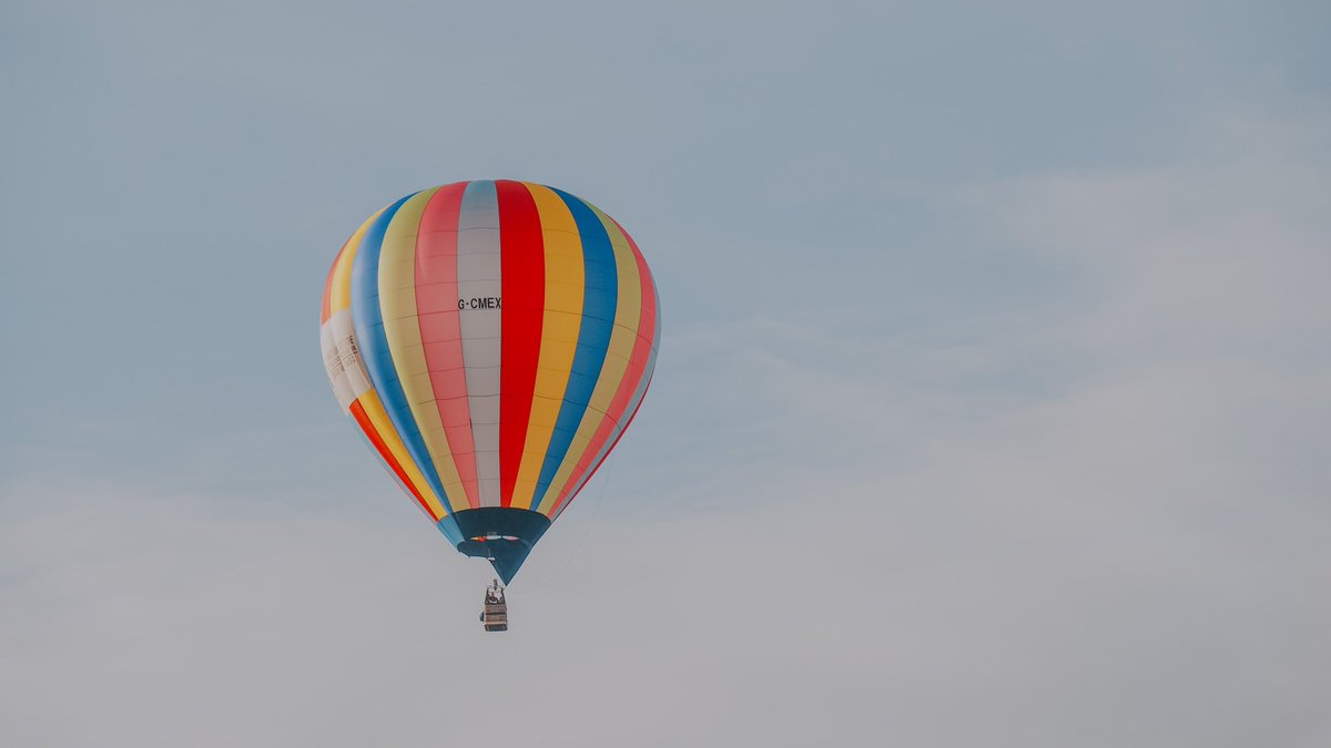 Megarrooo's tweet photo. Really hoping the wind/ weather gets better for more balloons later 🎈🥰
@bristolballoon https://t.co/hjTuBV5Mkb