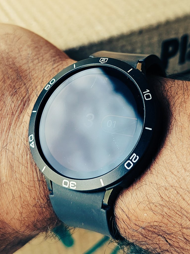 rajnavin's tweet photo. #ShotOnSnapdragon #S23Ultra #SamsungWatch4 #Ringke #accessories .. giving the old slightly worn a new look, man it surely work. Loving it 👍 https://t.co/OKdOuXjWf2