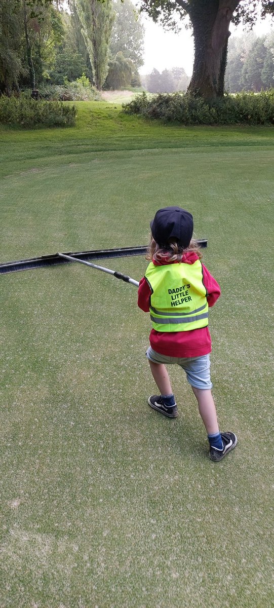 KeepingGreens88's tweet photo. After another long, hard, but successful maintenance week @BulburyWoodsGC. Thought it would be best to bring in an extra pair of hands to help out over the weekend! #startthemearly #footprintsidontmindraking https://t.co/k376H7oTWe
