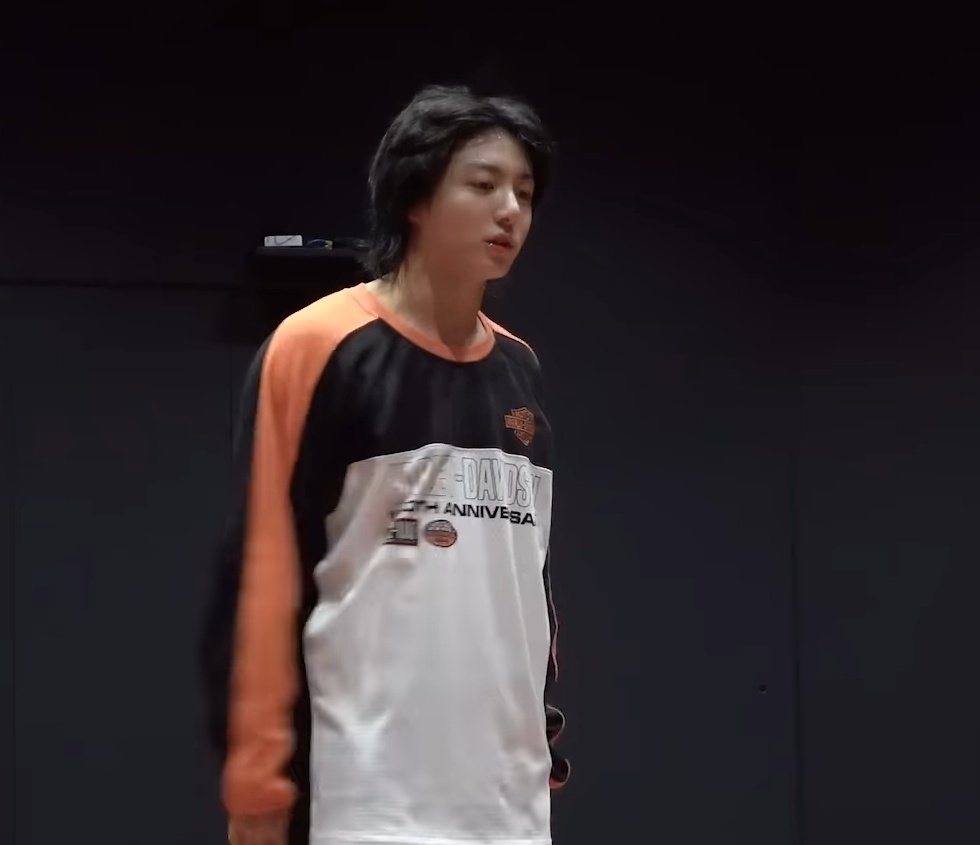 ชอบมากเลย น้องจองกุกโนเมคอัพ ผมไม่เซ็ต