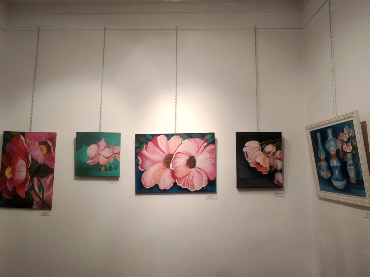 TurismoJarote's tweet photo. Hasta el 20 de agosto podréis disfrutar de la exposición de pinturas al óleo "Mi Pasión" Flores y bodegones de Teresa del Castillo, situada en el Centro de Interpretación de la Dehesa de Villanueva de Córdoba🌹🌷🪻. https://t.co/DjsvPDD2Yf