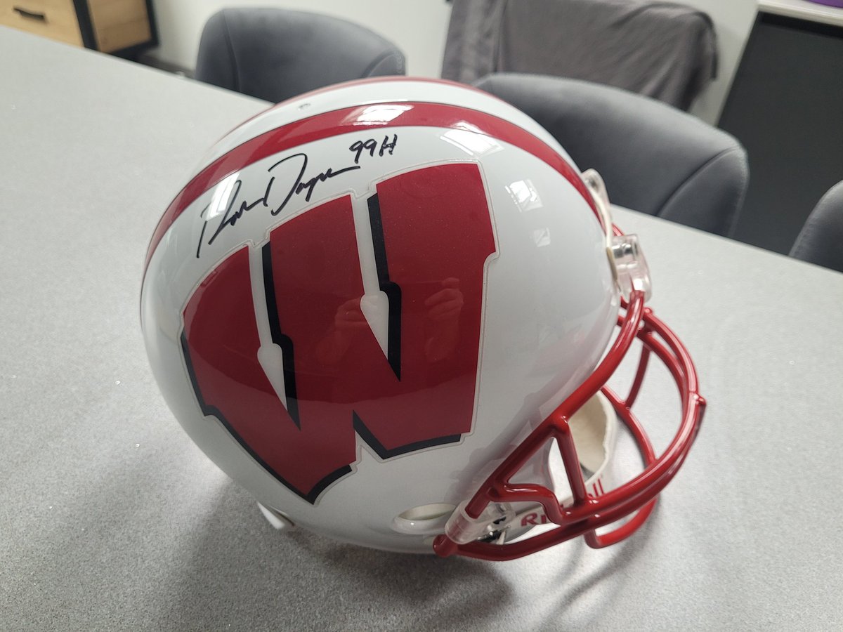 New lid for my collection, my first <a href="/BadgerFootball/">Wisconsin Football</a> full-sized.  Signed by Heisman trophy winner <a href="/Ron33Dayne/">Ron Dayne</a> of 'Thunder &amp; Lightening' fame (along with <a href="/TikiBarber/">Tiki Barber</a>).