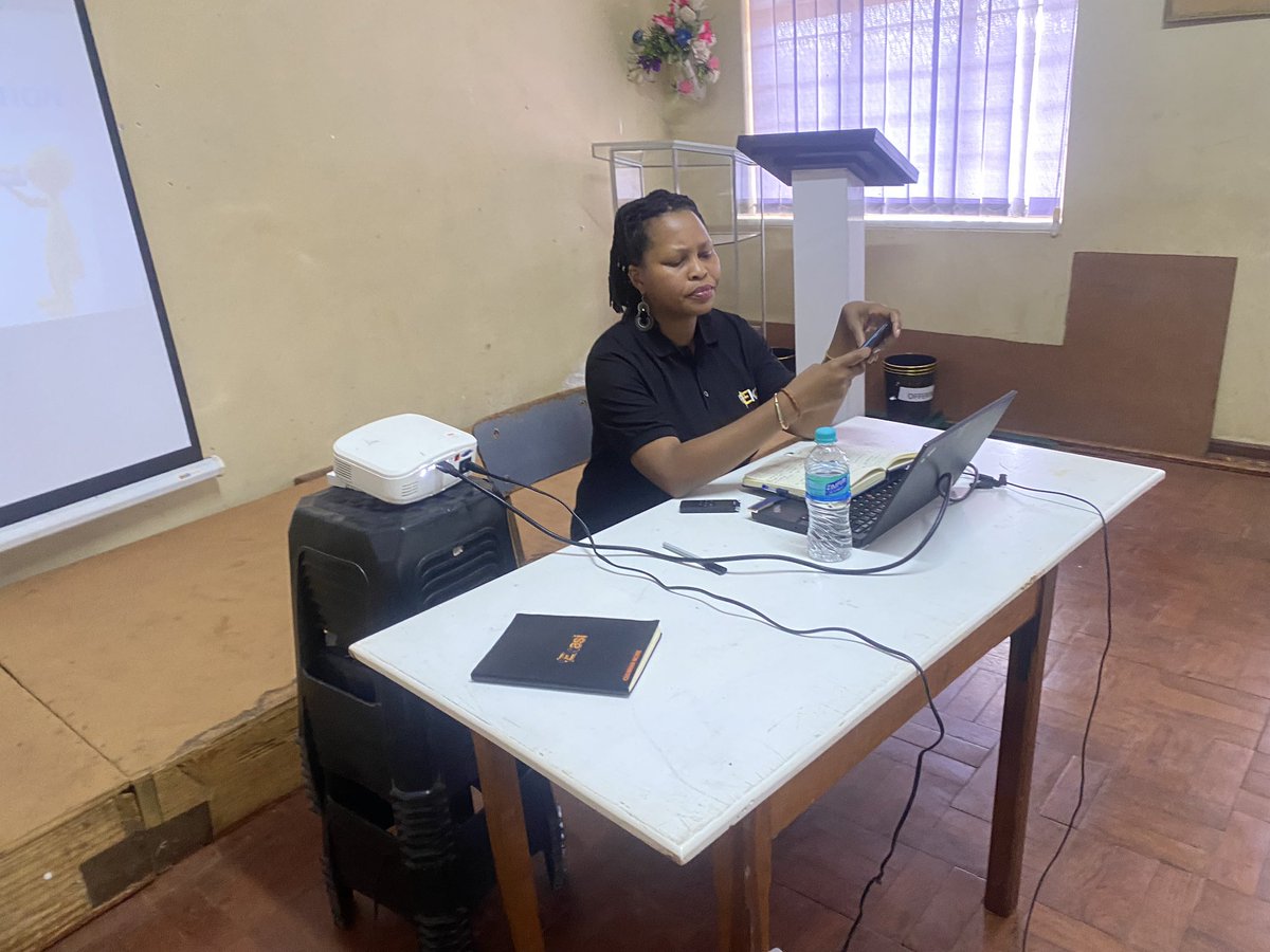 bara_ncube's tweet photo. I want to be that mentor I never had , that plug I never had and that big industry brother I never had.

“Embracing innovation and understanding how to navigate the digital era is the key to unlocking new opportunities and staying ahead of the curve.”

#DigitalSkillsTraining https://t.co/alD0aRYncs