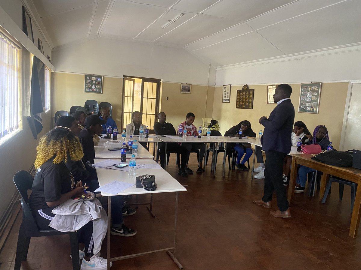 bara_ncube's tweet photo. I want to be that mentor I never had , that plug I never had and that big industry brother I never had.

“Embracing innovation and understanding how to navigate the digital era is the key to unlocking new opportunities and staying ahead of the curve.”

#DigitalSkillsTraining https://t.co/alD0aRYncs