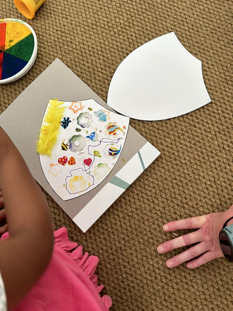 Arrrrrr! Big thanks to all the children and their grown ups who came to join us as intrepid rights explorers this morning at the amazing <a href="/edbookfest/">Edinburgh International Book Festival</a> ⭐️ Fantastic shields made by everyone! Knowing about their rights from a young age helps empower children claim to them. 🏴󠁧󠁢󠁳󠁣󠁴󠁿