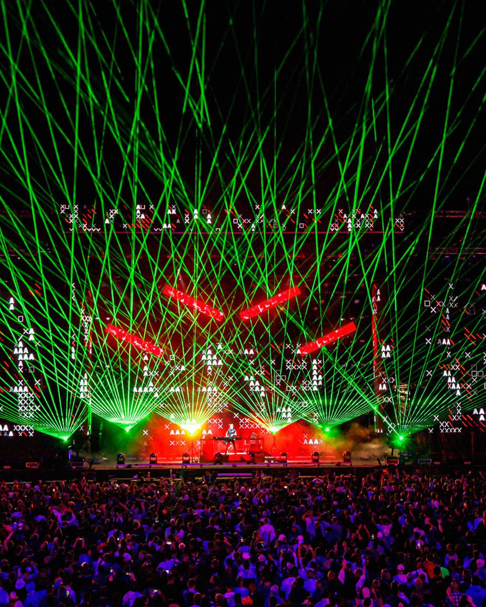arminvanbuuren's tweet photo. What a magical night it was! Danke Sonne Mond Sterne for the love 🇩🇪🔥 https://t.co/9tLNyQqrLi