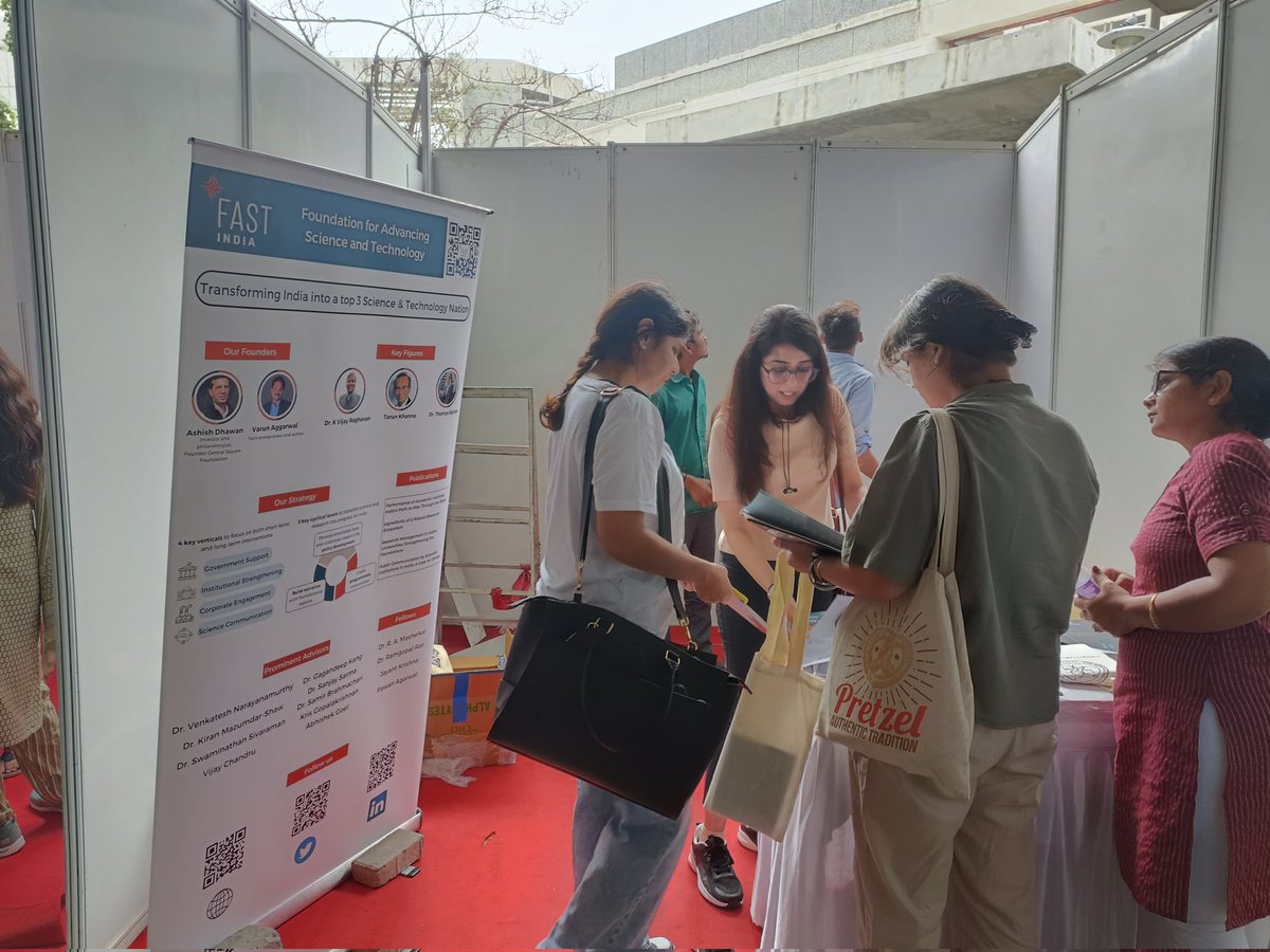 NehaaaKum's tweet image. Great discussions happening at @FASTIndiaTrust stall at #curiosityconference at @iitgn!

@95Shriya @charusethphd @IndSciFest