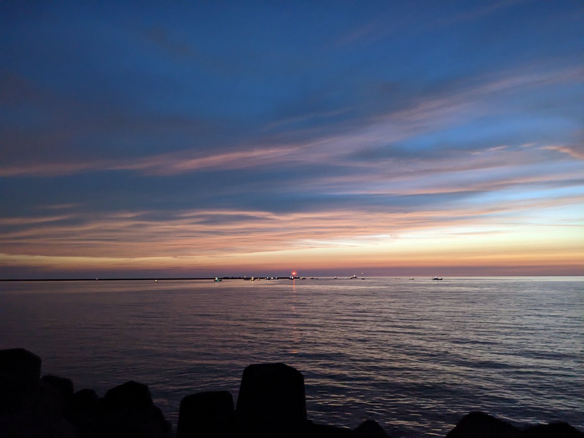 うみ⁡。
⁡
#海⁡ #夕焼け #夕焼け空 #空 ⁡#幻想的
⁡⁡#sea #sunsetglow #eveningsun #evening #visionary #sky #skyphotography #photography #photo_jpn ⁡
⁡#カメラ好きな人と繋がりたい #写真好きな人と繋がりたい #写真撮ってる人と繋がりたい #キリトリセカイ #ファインダー越しの私の世界