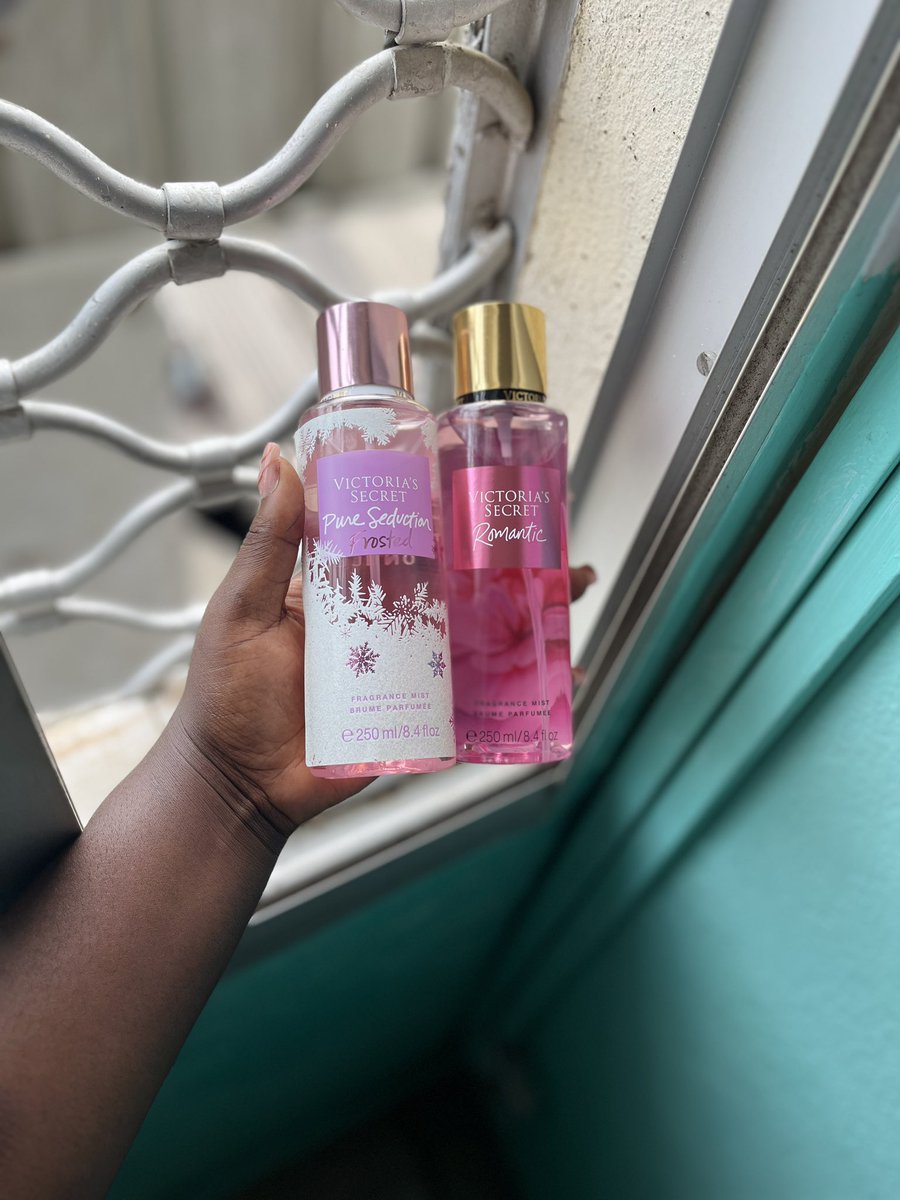 Can I have your attention.
Invest in your scents 😂.
You need this for that perfect dress 🧡.
35000frs -50000frs . 
Victoria secret -12000frs.
Negotiable 

Thanks in advance for your retweets/ purchase 🙏.