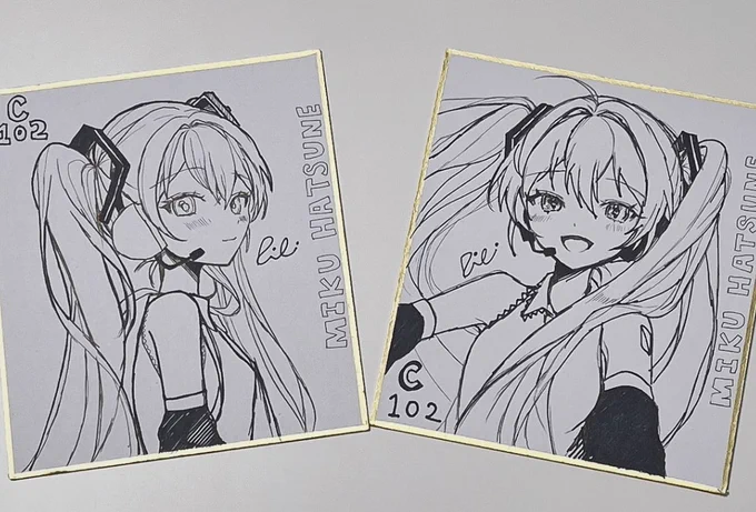 明日ミニ色紙2枚だけ持っていきます! 色紙初めて描いたので期待はしないで…!!🙇‍♀️🙇‍♀️🙇‍♀️ もし買いたい方がいましたら声掛けていただけると嬉しいです‼︎