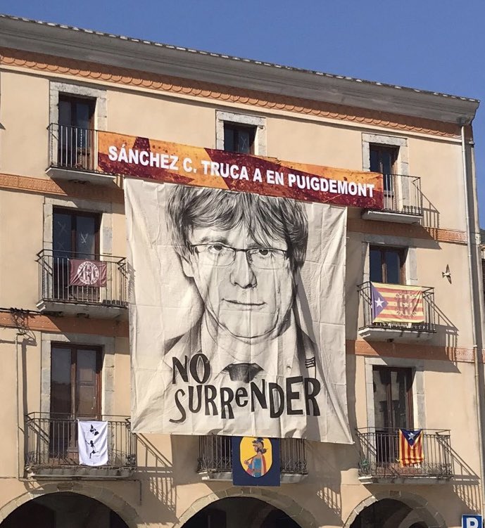 🤔 A Amer, què volen dir: “Sánchez cabrón truca a en Puigdemont” o “Sánchez Castejón truca a en Puigdemont”?
