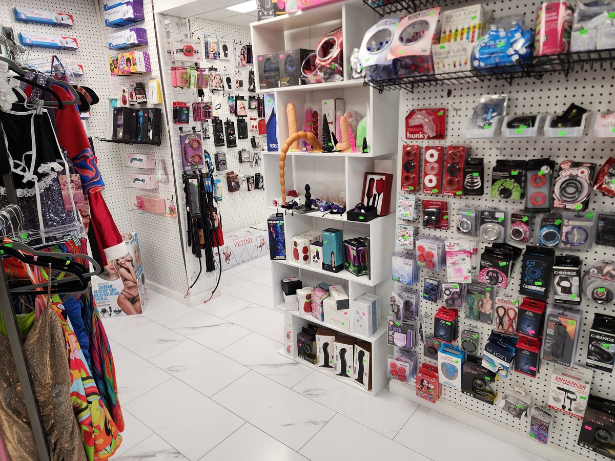 Additional photos of the Adult Land - Dallas Pike retail space. #adultland #adultland_llc #adultland_dallaspike Additional photos of the Adult Land - Dallas Pike retail space. #adultland #adultland_llc #adultland_dallaspike
