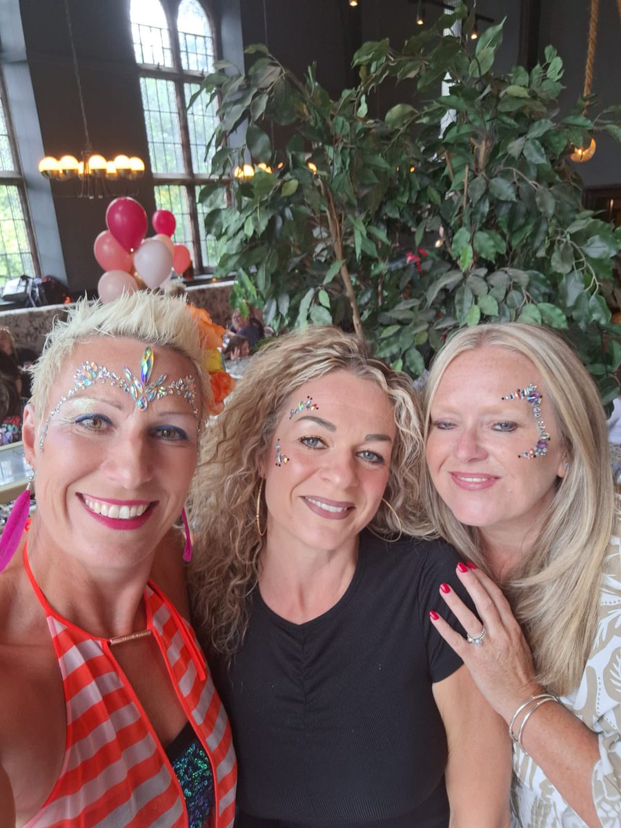 _NicolaB's tweet photo. #classicibiza #lostandfoundknutsford https://t.co/V9JwXvri58