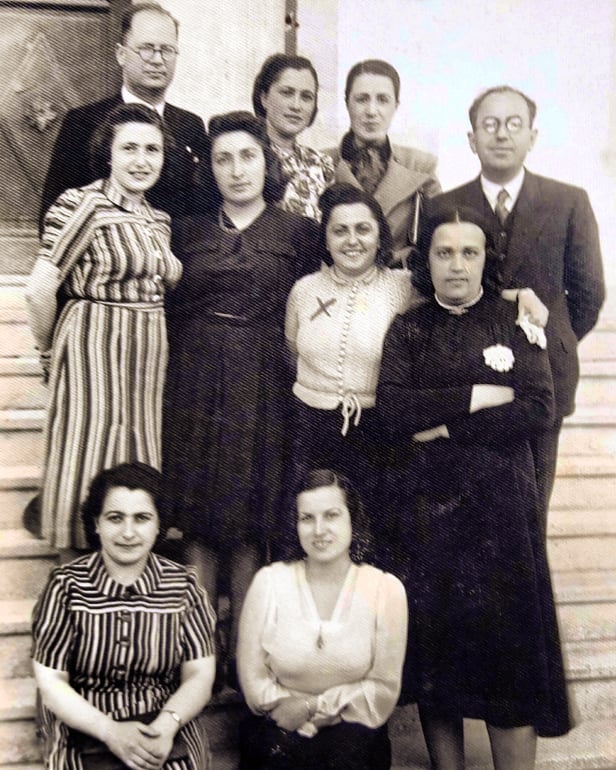 Konya İl Eğitim Tarihi Müzesi (@konyailegitim42) on Twitter photo Gazi Mustafa Kemal İlkokulu öğretmenleri
Sabit Günday, Saliha Tomris, Ayşe Baykal
Konya, 1945
<a href="/servetal61/">Servet ALTUNTAŞ</a> <a href="/konyamem/">Konya İl MEM</a> #Konya #Eğitim #Eğitimtarihi #Müze #Konyailegitimtarihimuzesi #Konyagaziilkokulu Gazi Mustafa Kemal İlkokulu öğretmenleri
Sabit Günday, Saliha Tomris, Ayşe Baykal
Konya, 1945
<a href="/servetal61/">Servet ALTUNTAŞ</a> <a href="/konyamem/">Konya İl MEM</a> #Konya #Eğitim #Eğitimtarihi #Müze #Konyailegitimtarihimuzesi #Konyagaziilkokulu