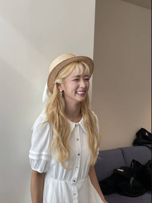 biastal's tweet photo. my pretty bomi… the one who was born to bring happiness. thank you for teaching me life doesn’t need to be rushed. thank you for teaching me that being kind is always the most important. you deserved all the love this world has to offer. i love you 🩷 #여름에_찾아온_서른번째_봄 https://t.co/WsqVCFNQwP
