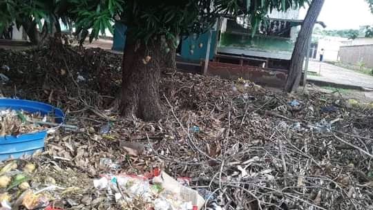 cachi2005's tweet photo. Así está El Grupo Escolar Tomás Montilla,en Soledad, Ciudad Orinoco, Municipio Independencia, Estado Anzoátegui https://t.co/55p9md4HgC
