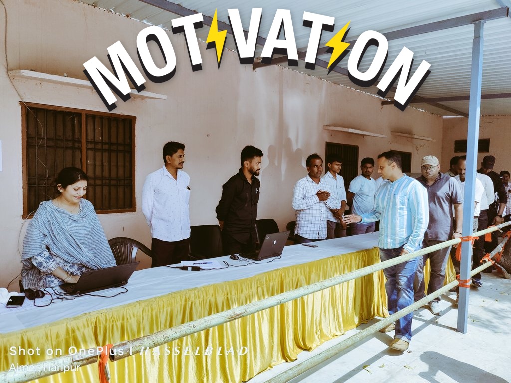 VeerSa95's tweet photo. इन्दिरा गांधी स्मार्ट फोन योजना के तहत ब्यावर जिला कलेक्टर #IAS श्री रोहिताश्व सिंह तोमर का औचक निरीक्षण🙏
@ashokgehlot51 @RajGovOfficial @sdm_suresh_km @nkchoudhary0691 @TheDeepeshJJN
#IndiraGandhiSmartPhoneYojana https://t.co/gN5NYApOTX