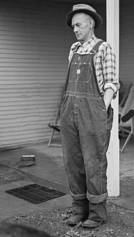 A pastor asked an older farmer, decked out in bib overalls, to say grace for the morning breakfast.
"Lord, I hate buttermilk", the farmer began. The visiting pastor opened one eye to glance at the farmer and wonder where this was going.
The farmer loudly proclaimed, "Lord, I hate