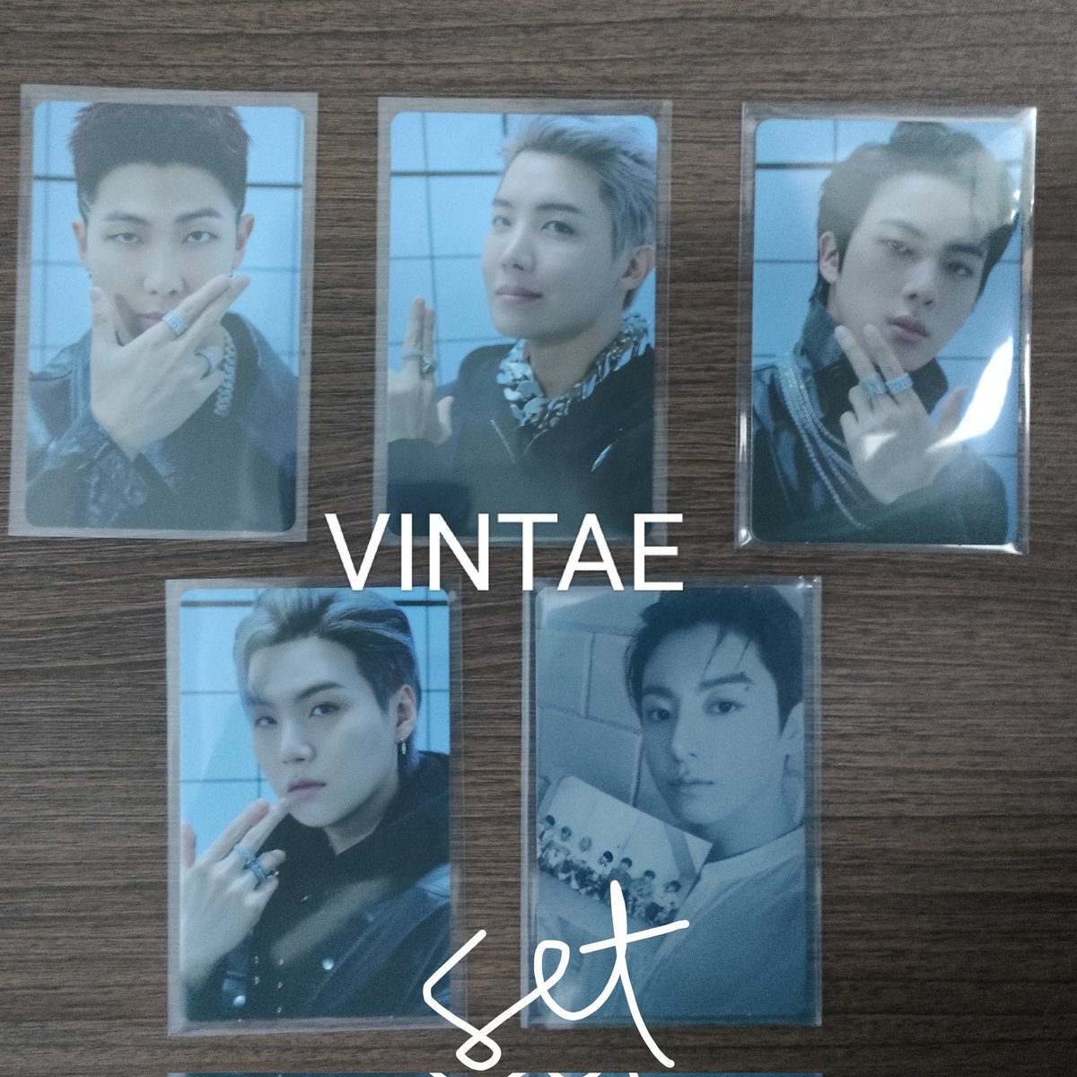 vintaecartzz's tweet photo. wts lfb bts ph jk jin namjoon hobi suga
SALE SALE SALE!
set : 500 (jk proof rpc &amp; hyung line nrpc)
BE group pc : 350

— all official &amp; mint condi
— strictly PAYO

dm or reply to claim (: 
pls help rt, tysm ! https://t.co/cvSwPwuY7W