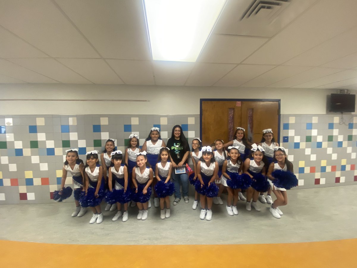 CubsWdscheer's tweet photo. Congratulations Mrs. Gutierrez our District Teacher of the Year! Wishing you the best. 💙🦁 https://t.co/GfxYh9QiE5