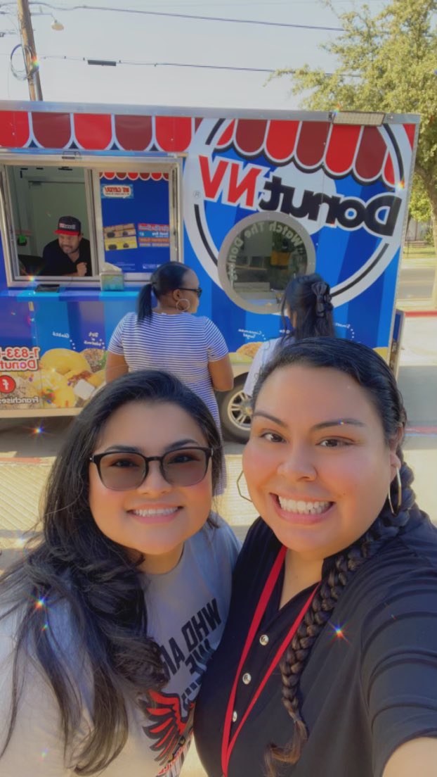 russelllonnie3's tweet photo. Thank you @unitedtolearn for the “Donut NV” truck this week @BurlesonDISD Team members were surprised and happy to receive such a sweet treat😋. Love it! #AmazingPartner @SpruceV_T @ACEDallasISD @TeamDallasISD https://t.co/d6Uu8OSw8P