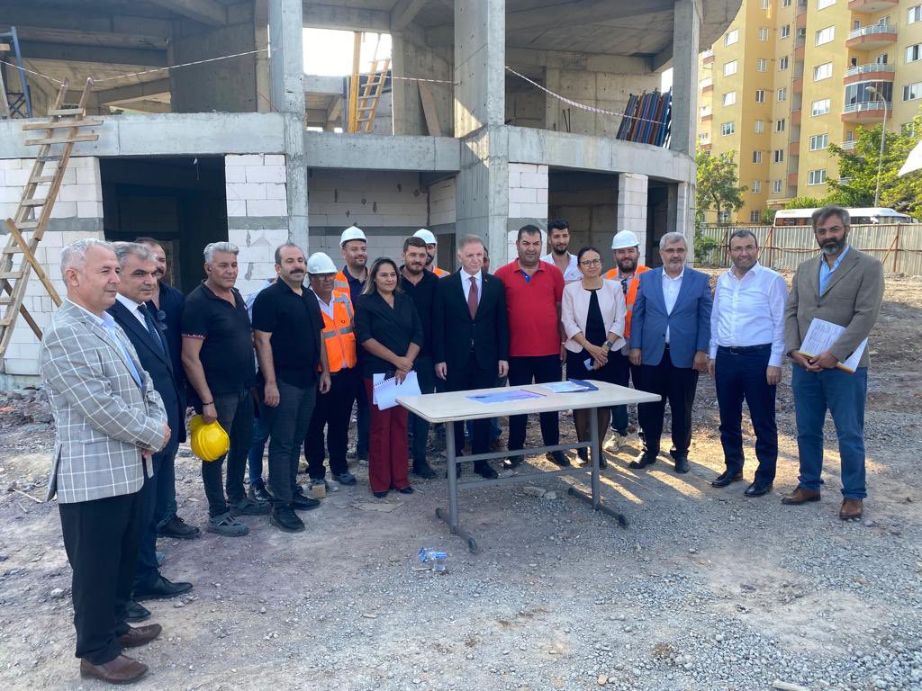 PendikBilsem's tweet photo. İstanbul Valimiz Sayın Davut GÜL yapımı devam eden Pendik Bilim ve Sanat Merkezi inşaat alanını ziyaret edip yapılan çalışmalar hakkında bilgi aldılar. @tcmeb @BilsemMeb @mramazanbarin @TC_istanbul @gul_davut @istanbulilmem @istanbul_pendik @Pendik_Belediye @PendikMEM @federe282 https://t.co/fFwFlqQyeK