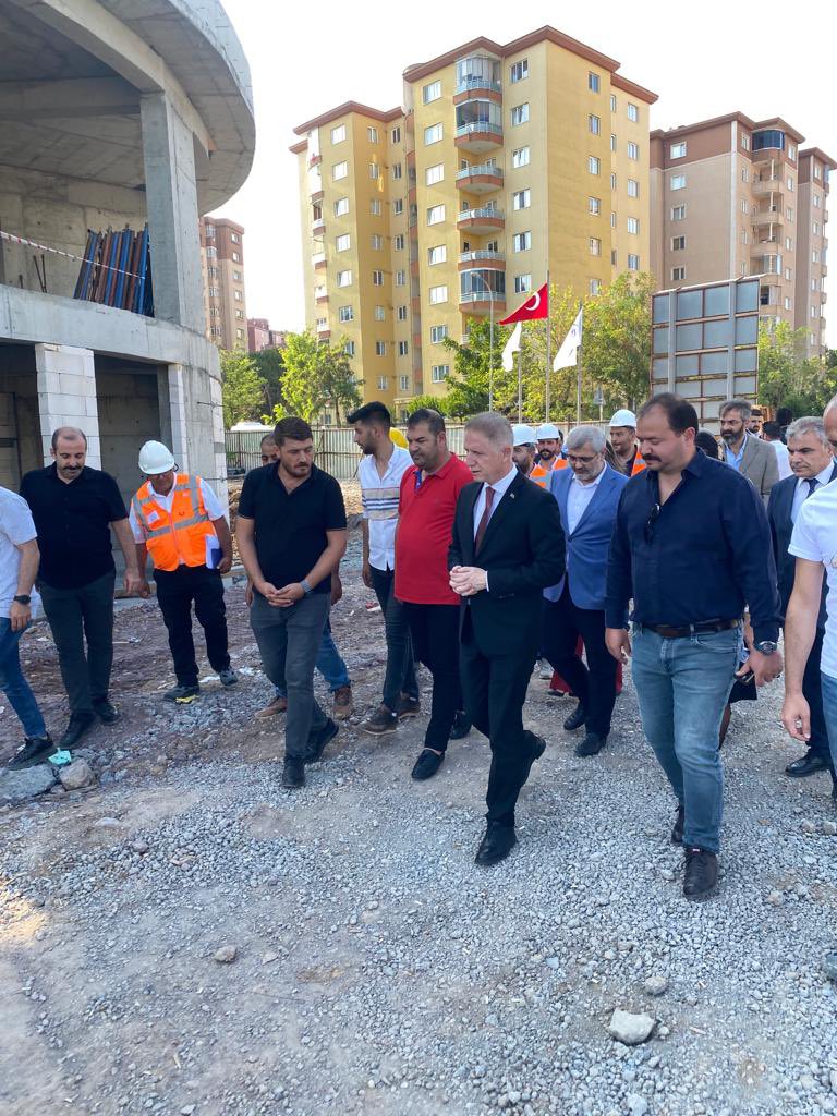 Pendik Bilim ve Sanat Merkezi (@pendikbilsem) on Twitter photo İstanbul Valimiz Sayın Davut GÜL yapımı devam eden Pendik Bilim ve Sanat Merkezi inşaat alanını ziyaret edip yapılan çalışmalar hakkında bilgi aldılar. <a href="/tcmeb/">Millî Eğitim Bakanlığı</a> @BilsemMeb <a href="/mramazanbarin/">Ramazan Barın</a> <a href="/TC_istanbul/">TC İstanbul Valiliği</a> <a href="/gul_davut/">Davut GÜL</a> <a href="/istanbulilmem/">İstanbul İl Millî Eğitim Müdürlüğü</a> <a href="/istanbul_pendik/">T.C. Pendik Kaymakamlığı</a> <a href="/Pendik_Belediye/">Pendik Belediyesi 🇹🇷</a> <a href="/PendikMEM/">Pendik İlçe Millî Eğitim Müdürlüğü</a> <a href="/federe282/">ferhat dere</a> İstanbul Valimiz Sayın Davut GÜL yapımı devam eden Pendik Bilim ve Sanat Merkezi inşaat alanını ziyaret edip yapılan çalışmalar hakkında bilgi aldılar. <a href="/tcmeb/">Millî Eğitim Bakanlığı</a> @BilsemMeb <a href="/mramazanbarin/">Ramazan Barın</a> <a href="/TC_istanbul/">TC İstanbul Valiliği</a> <a href="/gul_davut/">Davut GÜL</a> <a href="/istanbulilmem/">İstanbul İl Millî Eğitim Müdürlüğü</a> <a href="/istanbul_pendik/">T.C. Pendik Kaymakamlığı</a> <a href="/Pendik_Belediye/">Pendik Belediyesi 🇹🇷</a> <a href="/PendikMEM/">Pendik İlçe Millî Eğitim Müdürlüğü</a> <a href="/federe282/">ferhat dere</a>