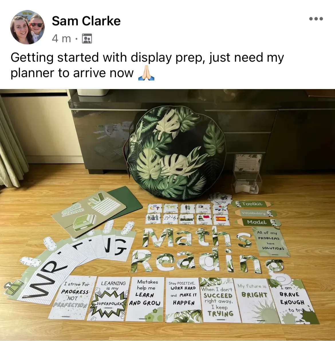 TPositiveTC's tweet photo. Look at this gorgeous display prep by Sam! She's using our Tropical Leaves Display Pack which you can grab here: https://t.co/THZM1d6eDz #Septemberready #ClassroomInspiration #ClassroomPrep https://t.co/0rBRIwePib