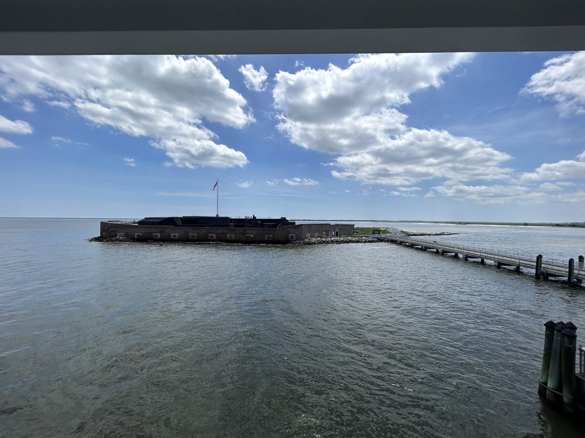 DarvasBoxAI's tweet photo. Guess where I’m at now? Back in the day the walls were actually 3x higher, should be easy for anyone who knows US history to guess🇺🇸🇺🇸
Traveling like Darvas did, no dancing though #DarvasStyle https://t.co/GmP8EKuw9M