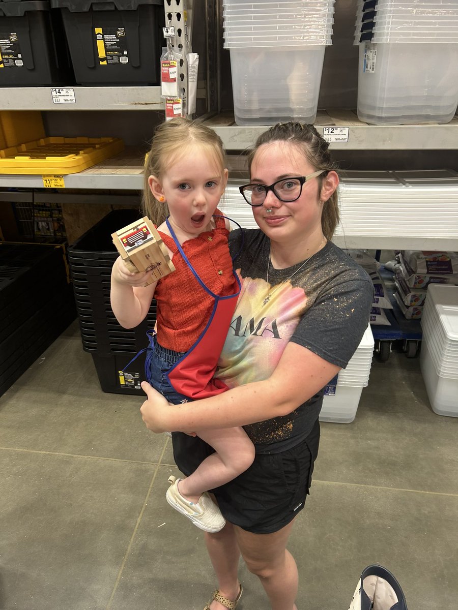 Lowes627 tweet media