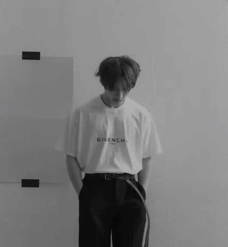 🎧˖ ࣪ ‹ day one  ♪  ۰

 𓍼⌯ hello, my name's eya ! i am looking for some interactive #moots + friends !

𖥻 she/her
𖥻 filo
𖥻 multi stan, ults skz and le sserafim
𖥻 not new to #stantwt / #kpoptwt
𖥻 any fandom will do !

kindly ♡ / ↻ to spread and be moots !