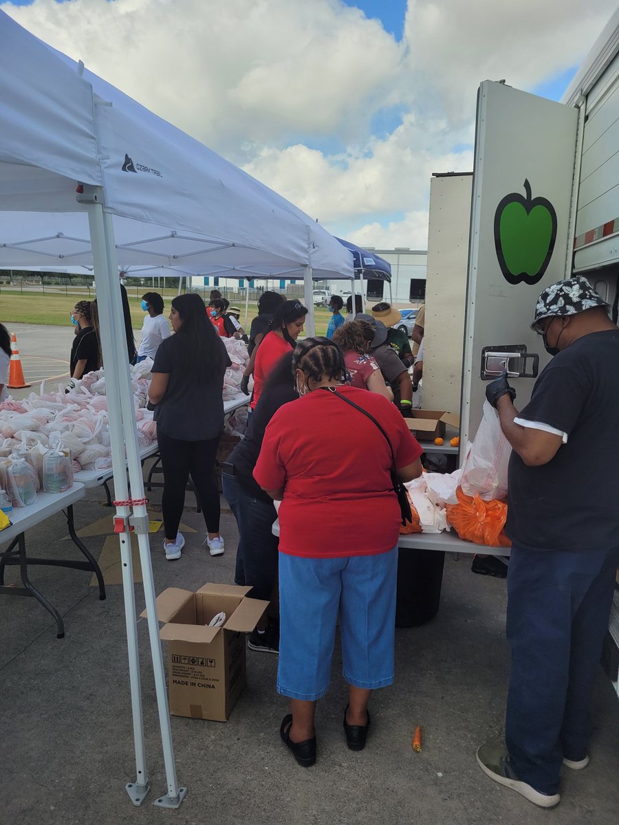 Wow!! So excited for my church @newdestinypwc and proud of my <a href="/KleinForest/">Klein Forest HS</a> @ParentsWeNeedU  volunteers! Your service was greatly appreciated! #backtoschool