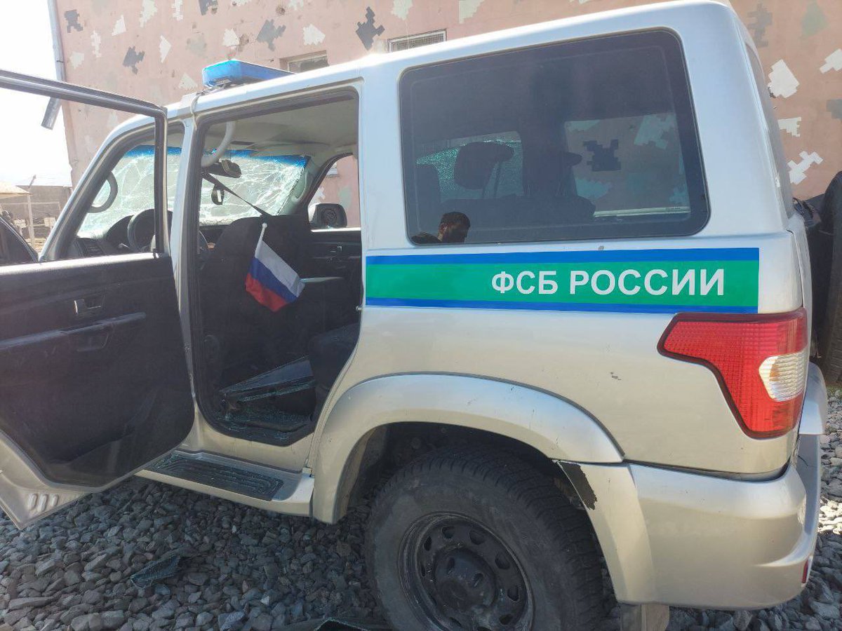 Caucasuswar's tweet photo. Pictures post-September 2022 battles between Armenia and Azerbaijan where a Russian FSB base was allegedly captured by Azerbaijani forces after it was attacked with direct artillery shelling.

By such actions, we can determine that Azerbaijan was not scared of reprisal from the once known Russian bear. Hence, in case of new flare up between both neighbours such actions could repeat itself.