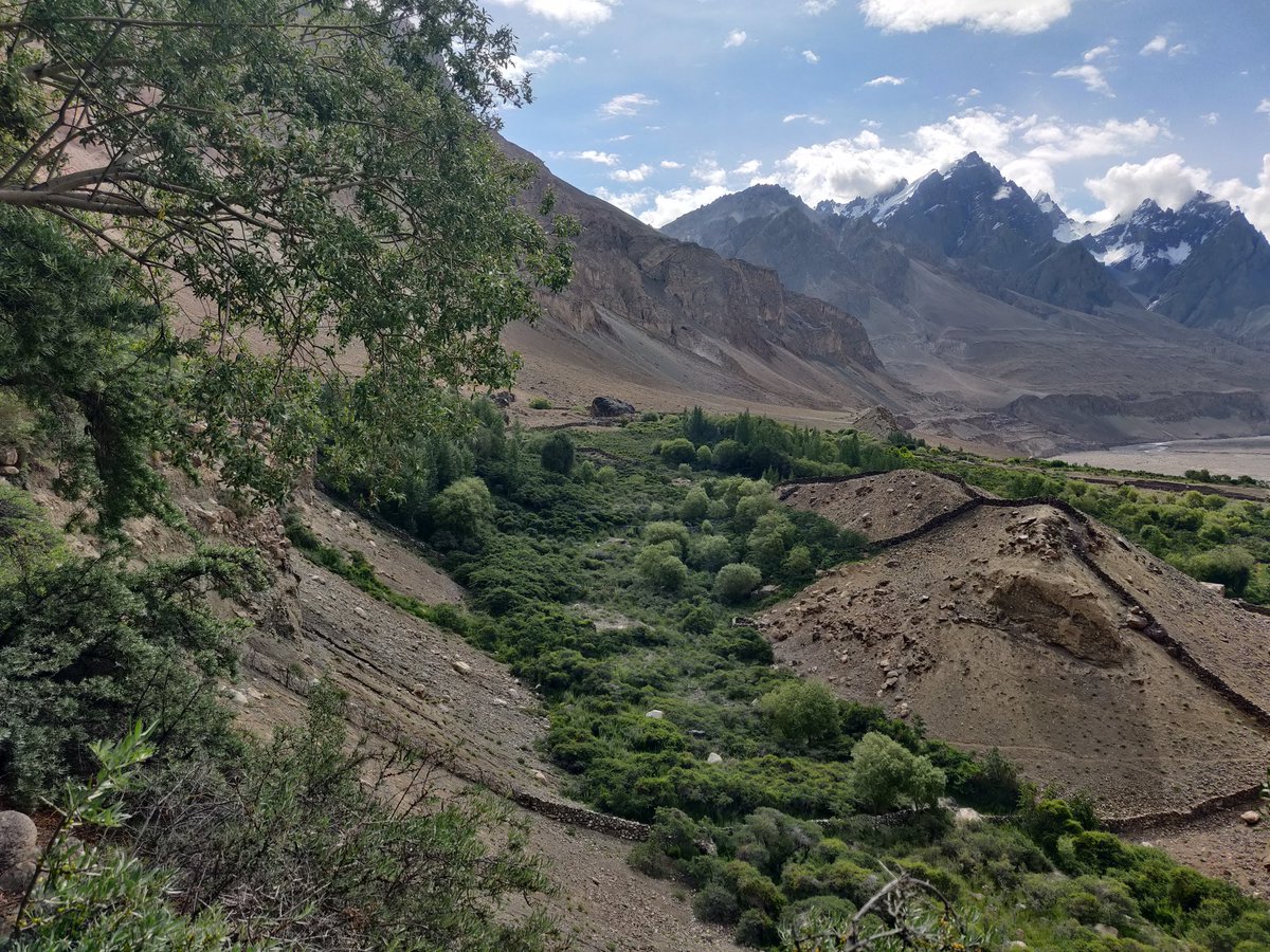BakhtSpicher's tweet photo. Beautiful shimshal https://t.co/dxLi61oBI5