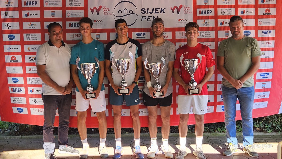 hts_sluzbeni's tweet image. Luka Mikrut je u finalu singla na #ITFTennis turniru u Osijeku, a s Matejem Dodigom otišao je do kraja u konkurenciji parova. 👏🏆🎾🇭🇷

Više na linku: bit.ly/45aO047

📷: Osijek Open

#Mikrut #Dodig #Jakic #ITFWorldTennisTour #Osijek