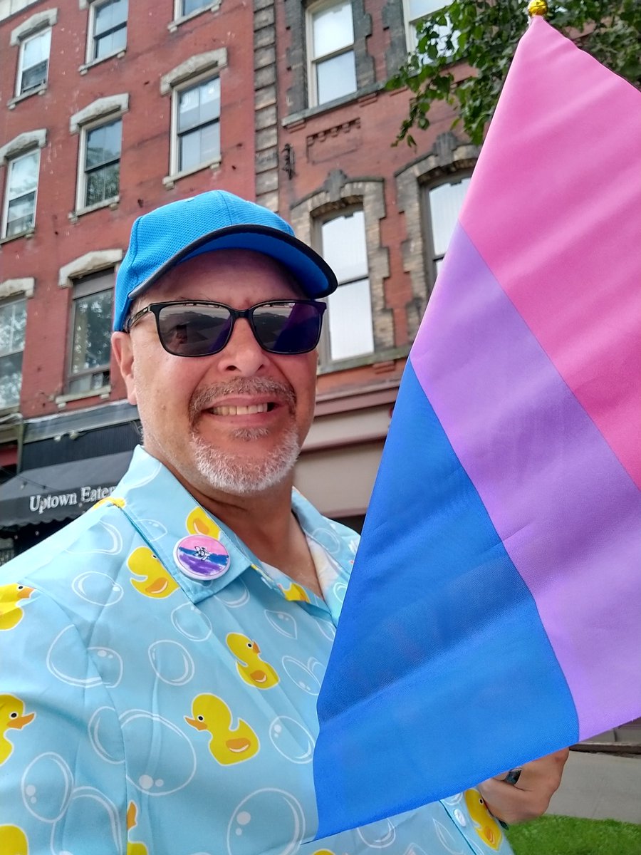 thespiritof72's tweet photo. Almost time for the parade.

#saintjohnpride #prideparade #queerNB #bisexual #loveislove https://t.co/tpox3WDgyH