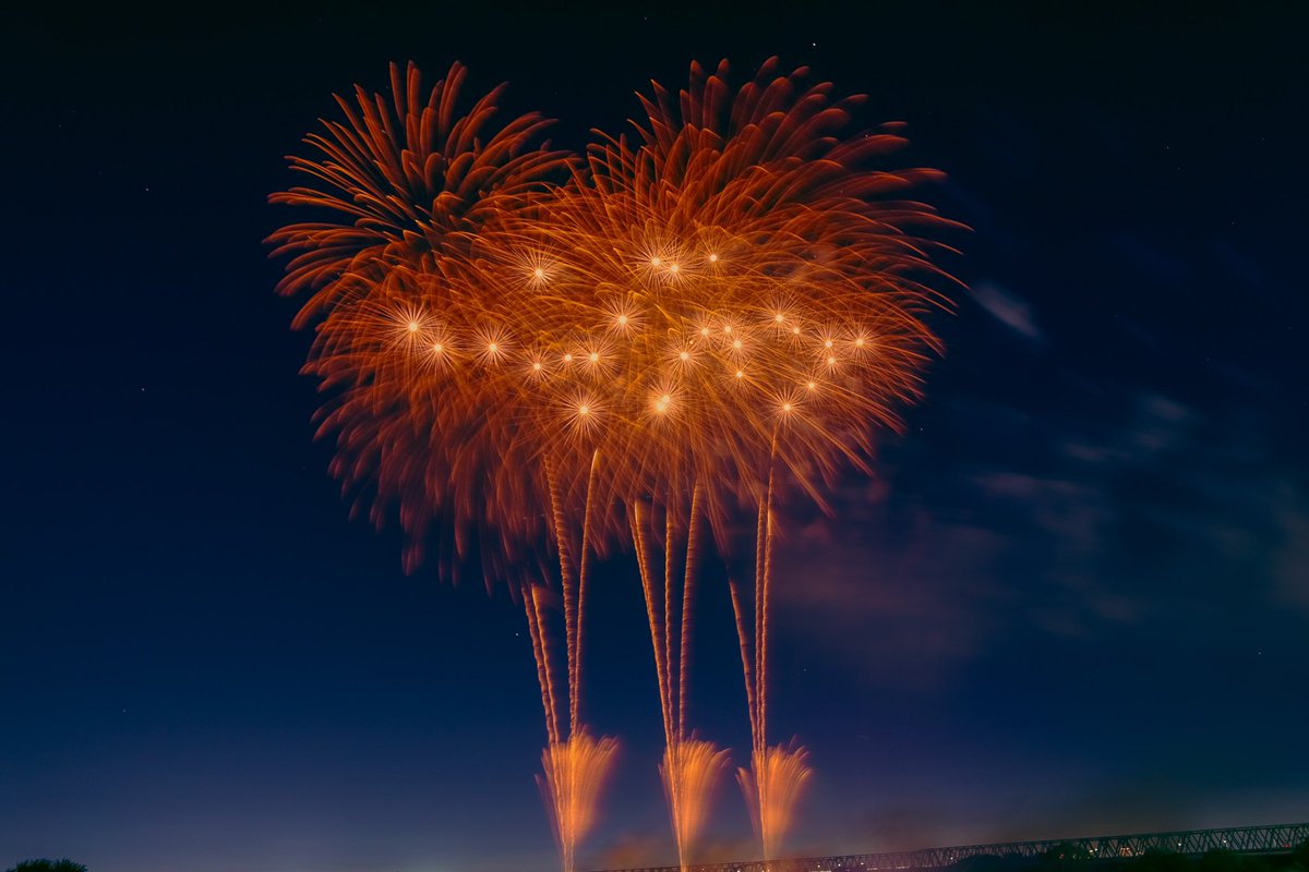 jtwaG46's tweet photo. 取手の花火🫧🎆
難しすぎたけれど若干星写ってるところ好き。🌃

リベンジする（；＿；）

＃花火
＃取手利根川花火大会
#Canon
#x91
#写真好きな人と繋がりたい
#カメラ初心者 https://t.co/EXNp1pTv0d