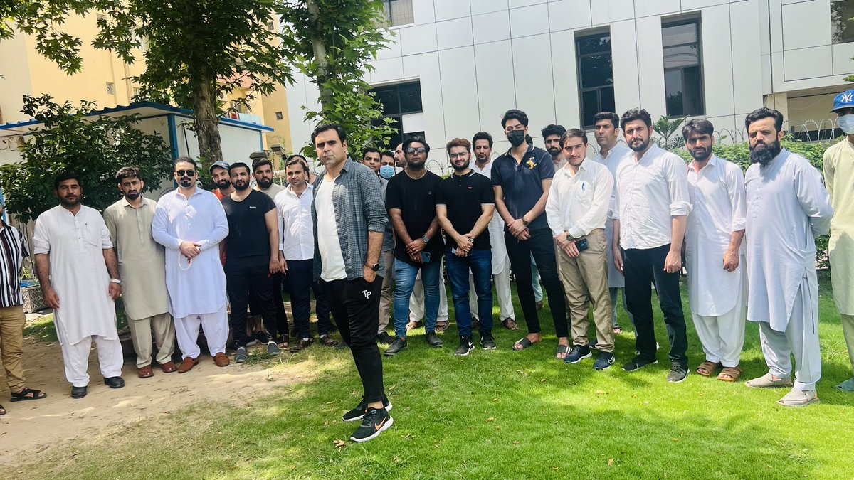 tahirkhan_dr's tweet photo. #WeRejectNRE_passingCriteria 
#ChangeNREResulton50percent 

We Reject NRE passing criteria 

We demons 50% passing criteria 

In NRE 2 no mandatory station 
Unlimited attempts 

Change Results and announced the results on 50%
@BBhuttoZardari @fkkundi @PMDC_org @anwaar_kakar https://t.co/8wlWu53wGU