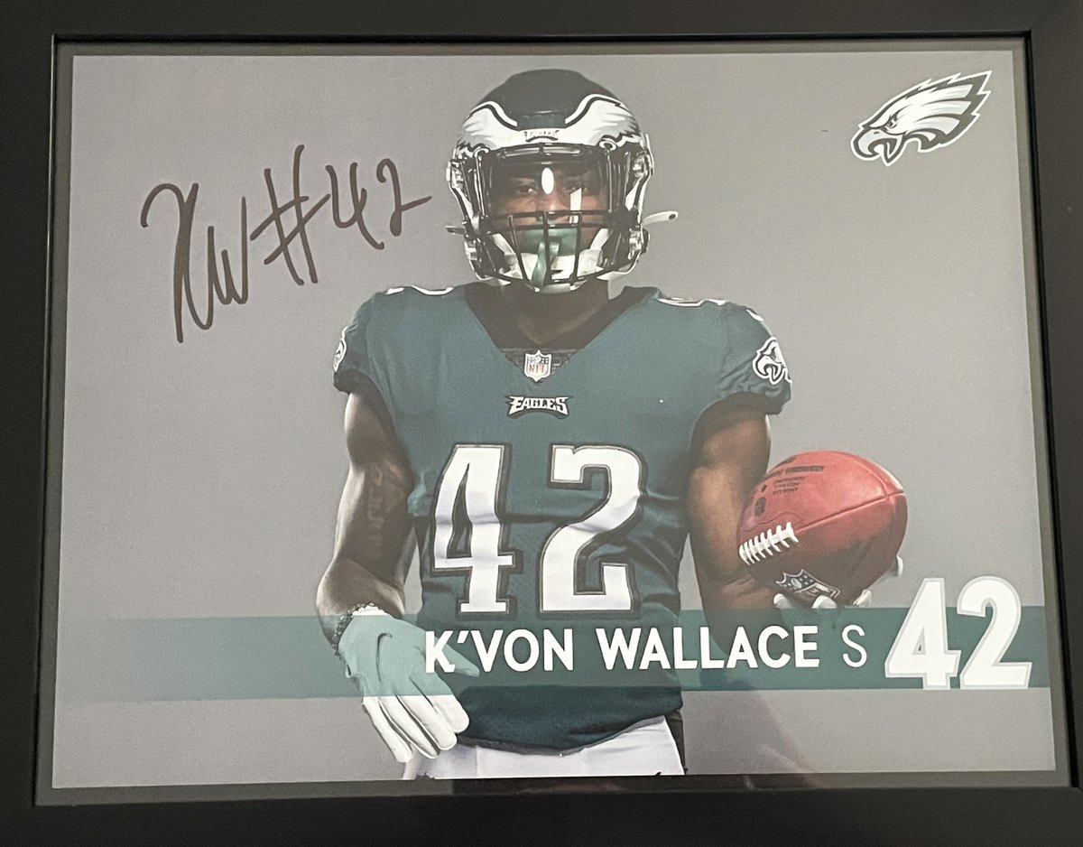 BennettStrong12's tweet photo. Congratulations to Shanta H. for being the winner of the signed @KvonWallace photo! Thank you to everyone that participated and donated. We really appreciate your support! Keep on the lookout for more giveaways in the near future! #FlyEaglesFly #BennettStrong https://t.co/3oVQdhU0wK