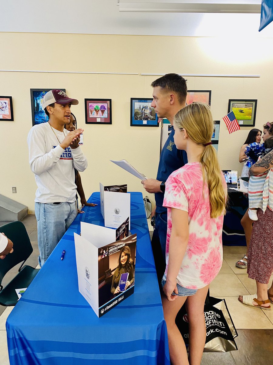 Our very own, AHS TEC, helping military families learn about the district’s Early College programs and Libertas Academy 💙❤️💛