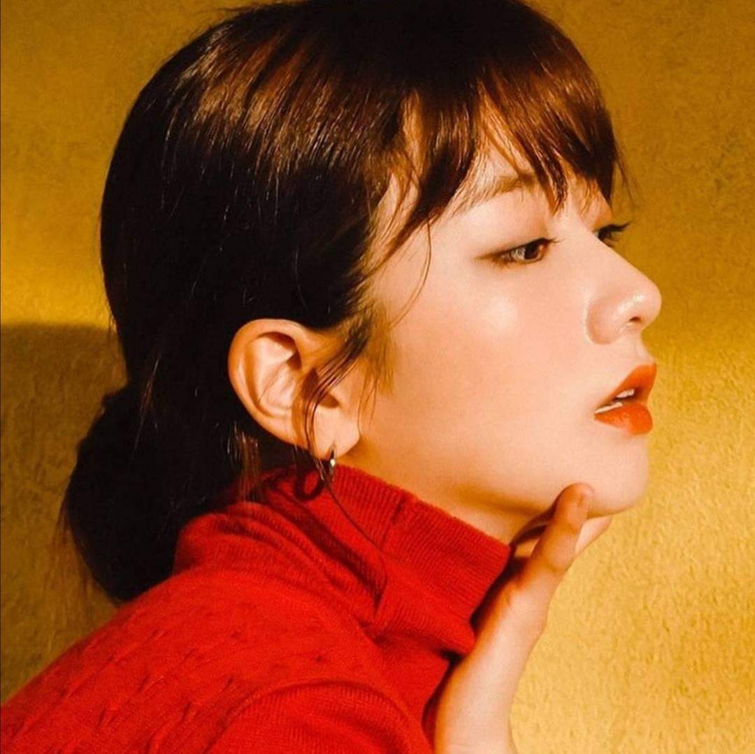 nicollitess's tweet photo. Perfect side profile, you mean, YOON BOMI OF APINK? 🧎‍♀️

#여름에_찾아온_서른번째_봄
#HAPPY_BBOM_DAY https://t.co/vk4pK5vLsF