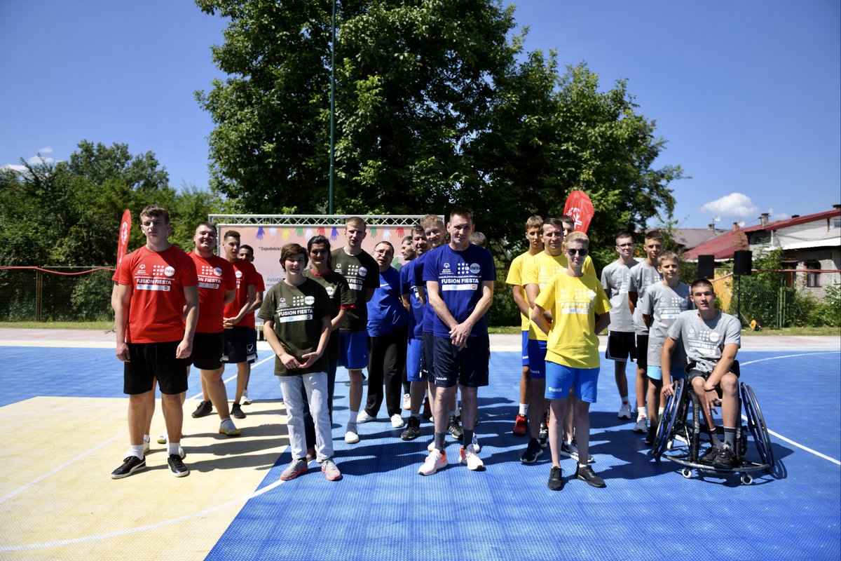 UNFPABiH's tweet photo. Meni će, kao najmlađem premijeru KS, biti u stalnom interesu pitanje #mladih, na način da ću ulagati maksimalne napore da se ostvari bolji i kvalitetniji ambijent za mlade kroz strategiju za mlade, stanogradnju, bolju zdravstvenu zaštitu, obrazovanje i kulturne sadržaje-@nihaduk https://t.co/5DAKERarw5