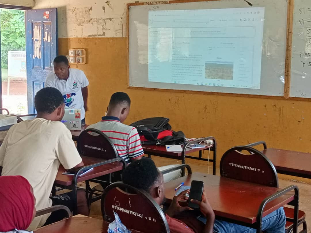 Moore_Wikimedia's tweet photo. We climaxed our in-person transformative workshops at TACE, and what a ride it has been. Thanks to the Moore Wiki Hubs of Tamale College of Education, Bagabaga College of Education, and Tamale Technical University for joining us in these inspiring sessions.
#MooreLanguage https://t.co/BhhC6u8GkF