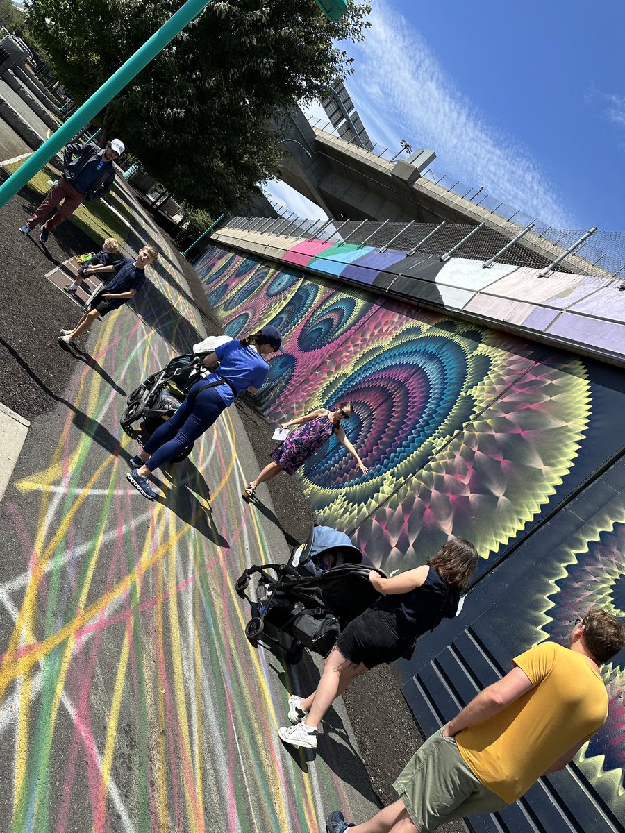 ParentTours's tweet photo. Beautiful morning for a beautiful murals + street art tour! https://t.co/Clc4AkZ0LI