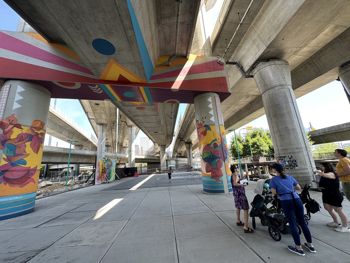 ParentTours's tweet photo. Beautiful morning for a beautiful murals + street art tour! https://t.co/Clc4AkZ0LI