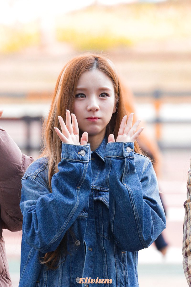 dal_sserafim's tweet photo. #HEEJIN #KAZUHA https://t.co/QN5CNIgEEL